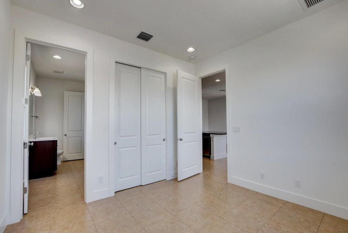 2102 Dickens Terrace