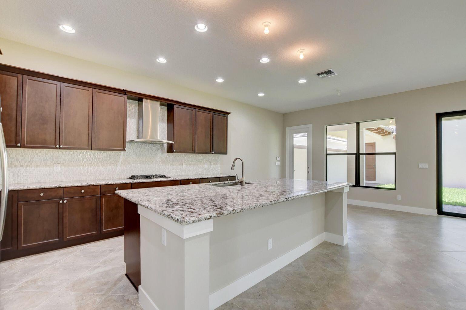 2102 Dickens Terrace