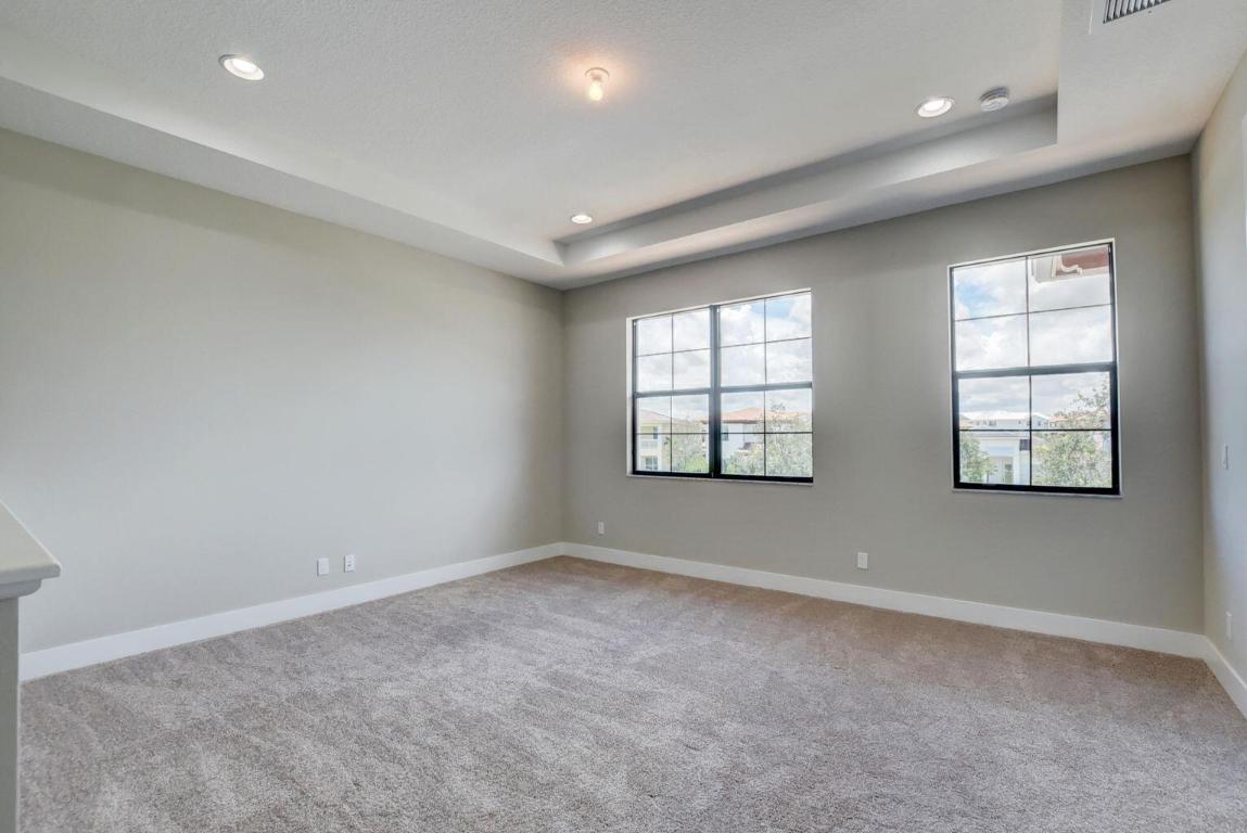 2102 Dickens Terrace