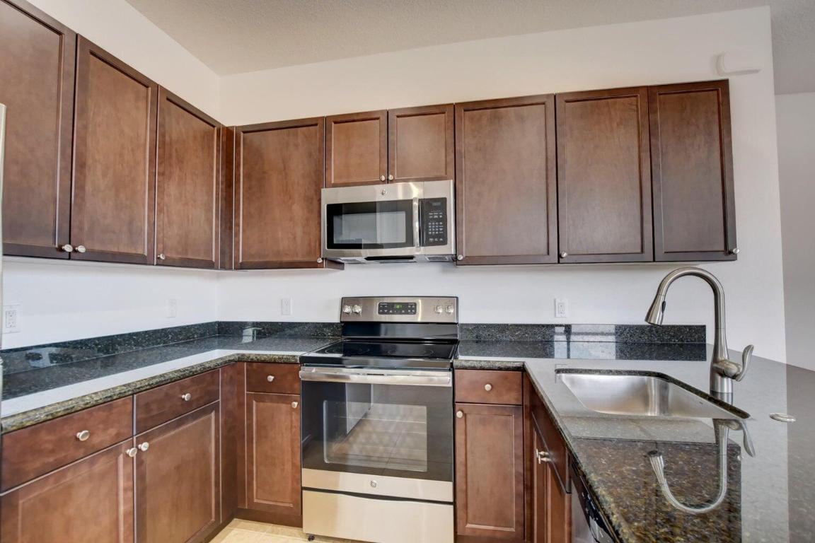 2102 Dickens Terrace