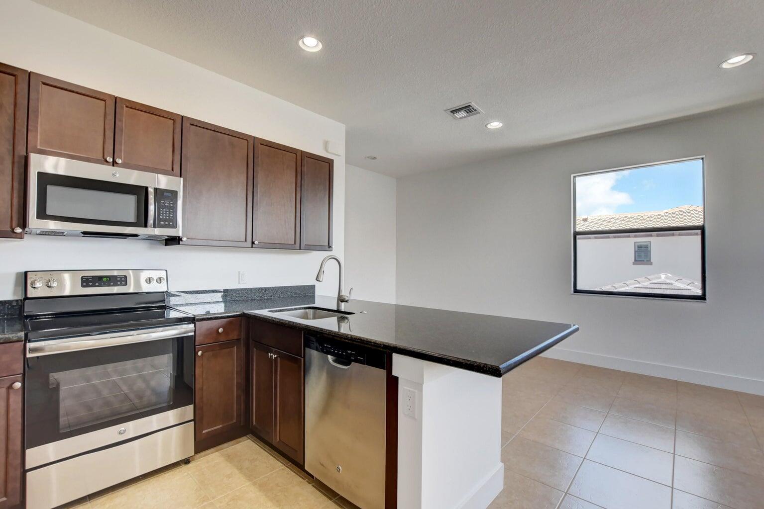 2102 Dickens Terrace