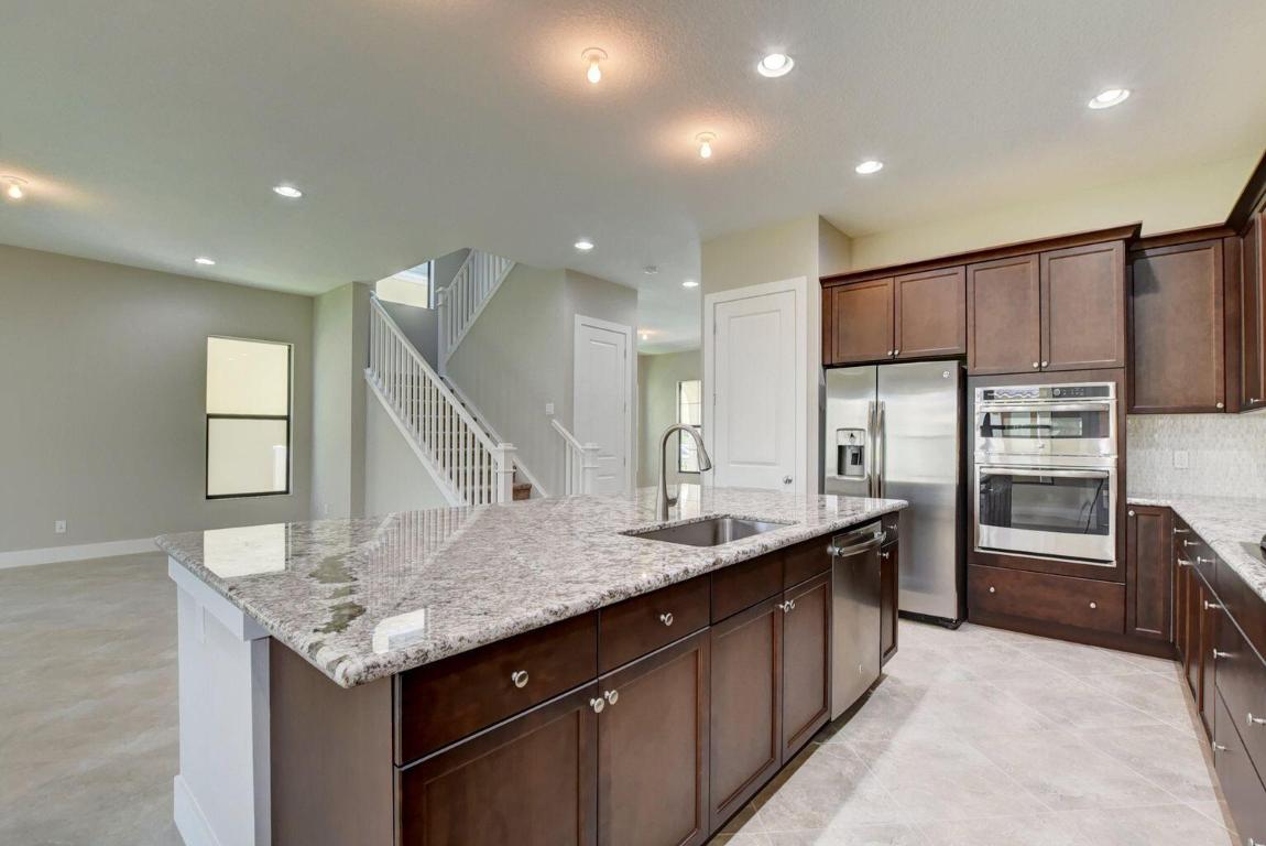 2102 Dickens Terrace