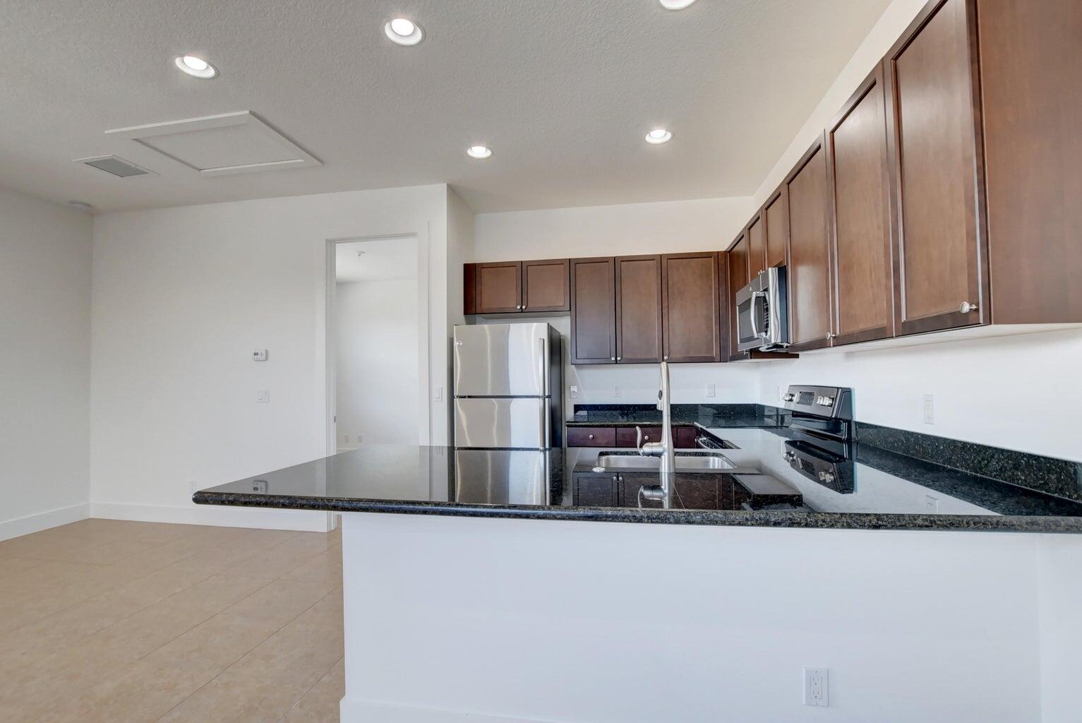 2102 Dickens Terrace