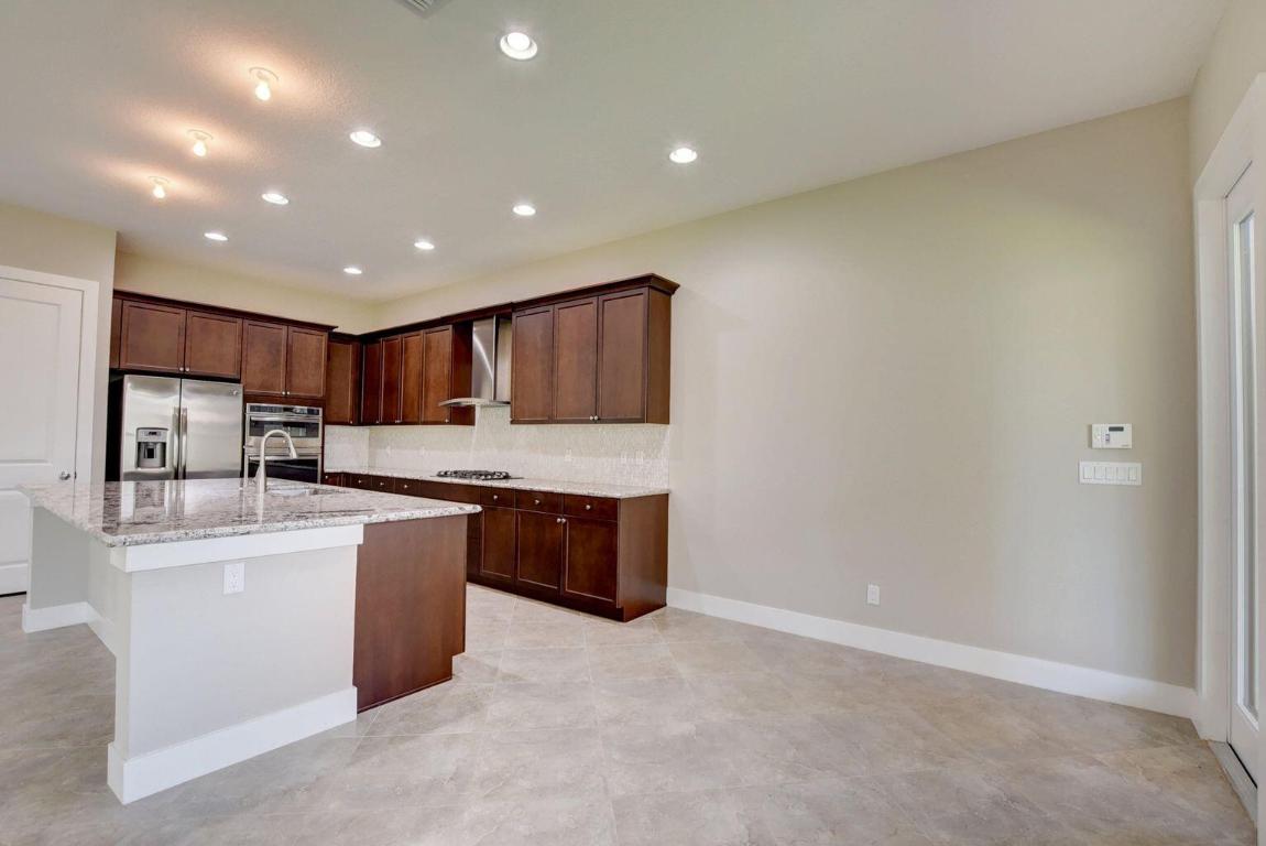 2102 Dickens Terrace