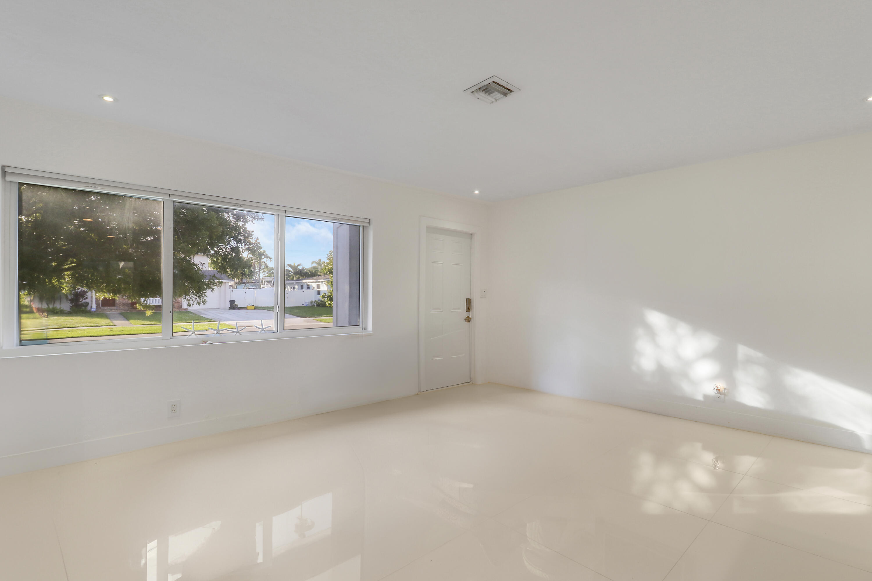 405 Ebbtide Drive Drive