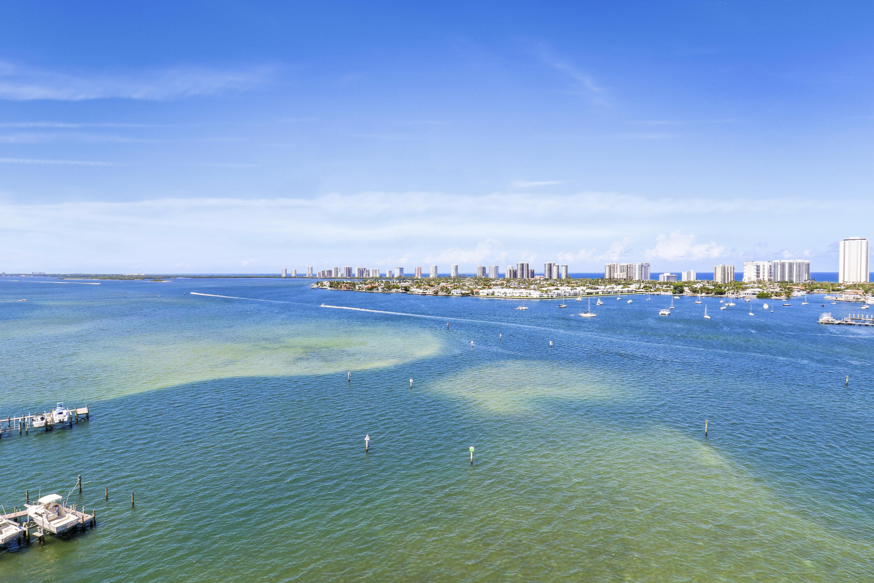 2640 Lake Shore Drive 1508