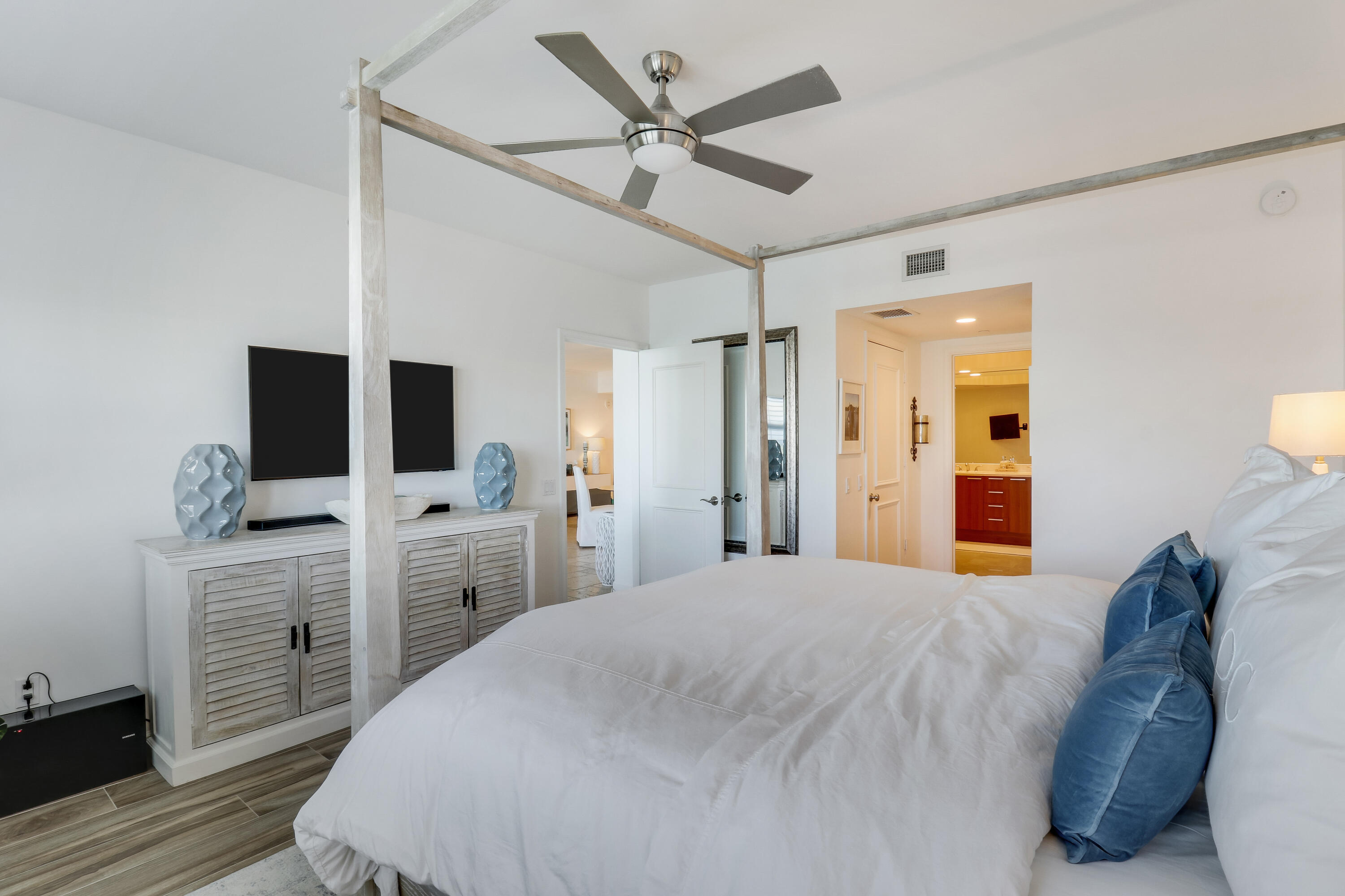 2640 Lake Shore Drive 1508