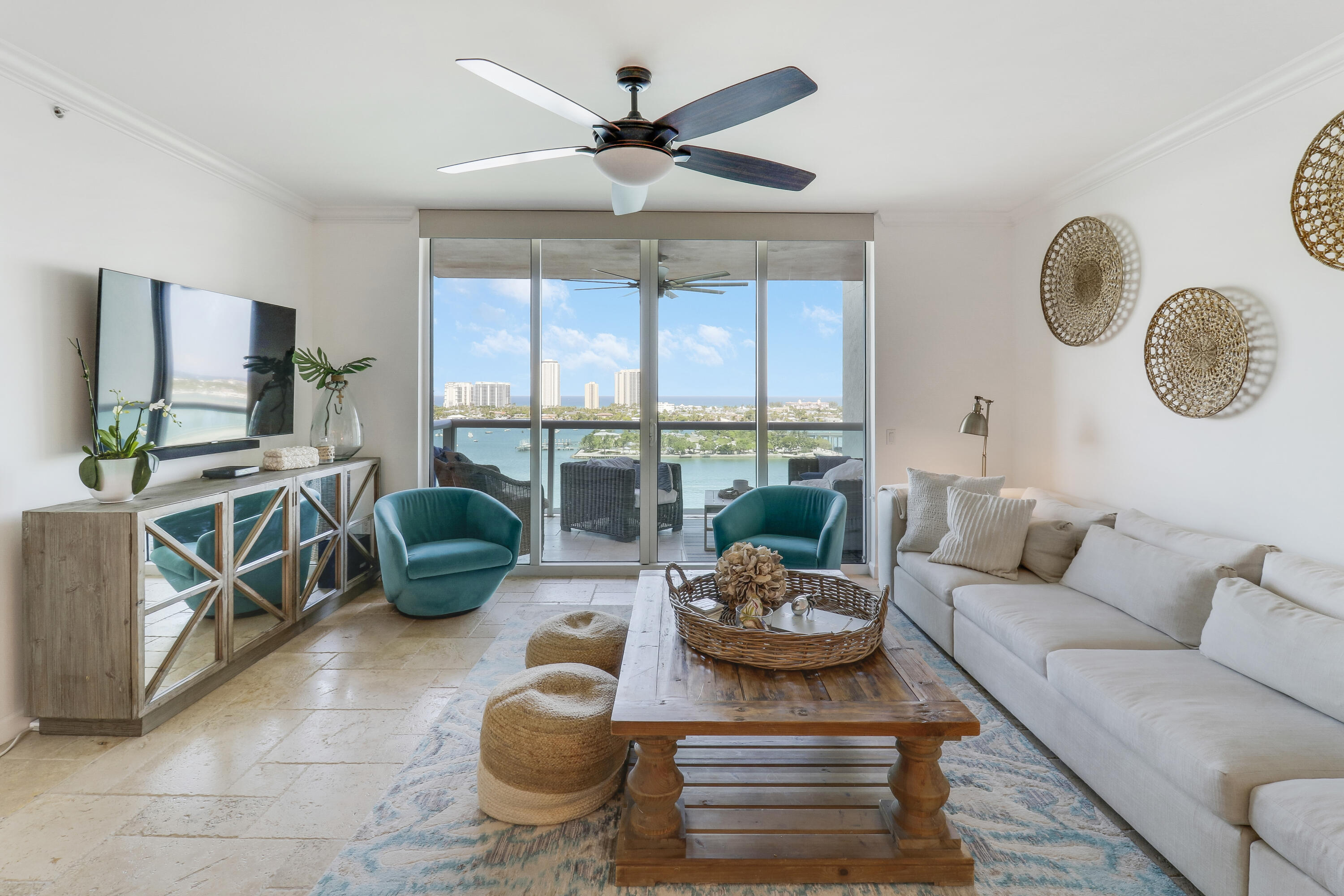 2640 Lake Shore Drive 1508