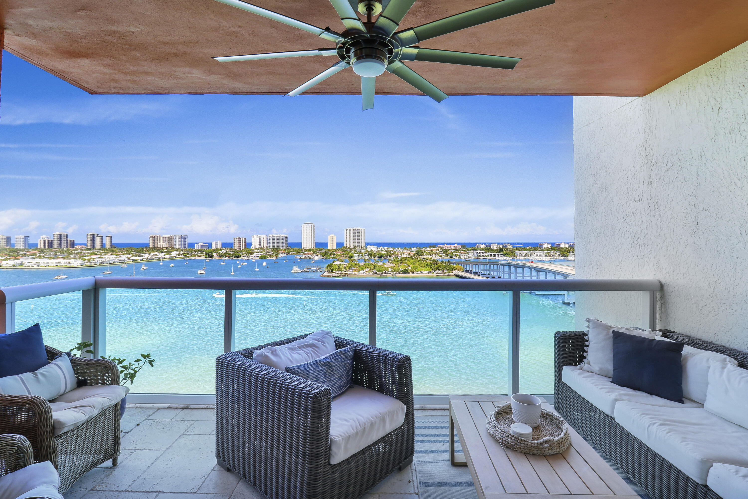 2640 Lake Shore Drive 1508