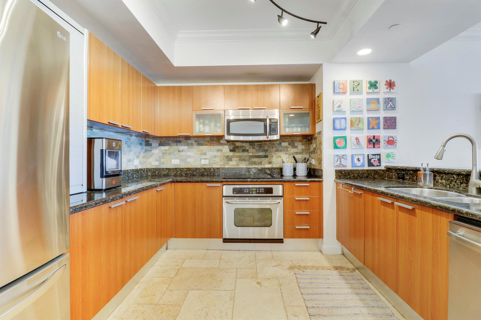 2640 Lake Shore Drive 1508