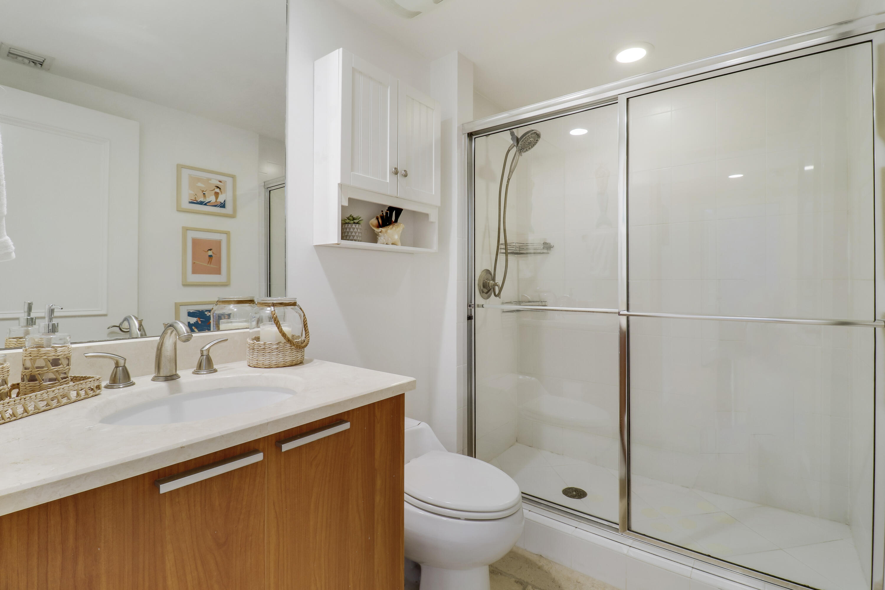 2640 Lake Shore Drive 1508