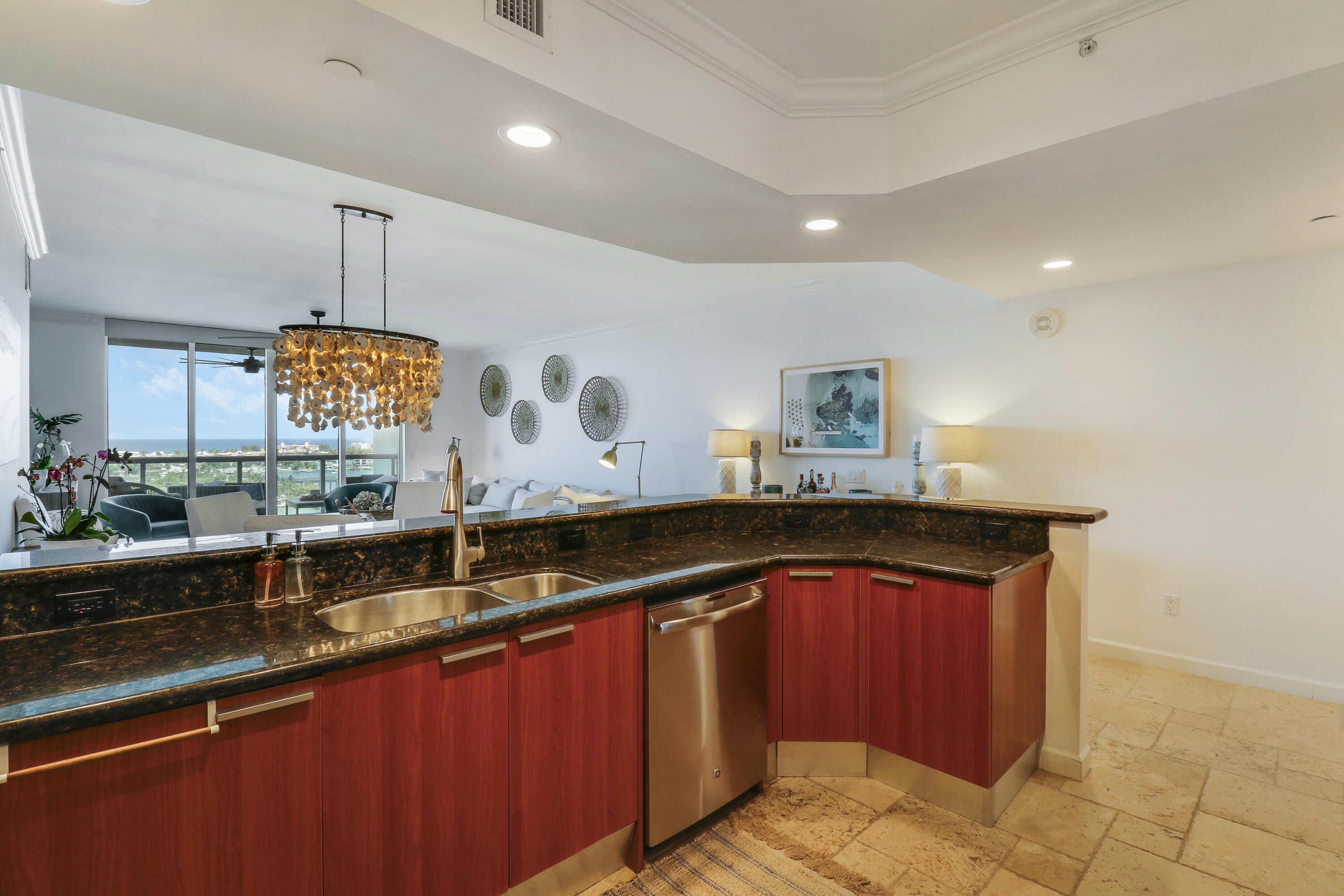 2640 Lake Shore Drive 1508