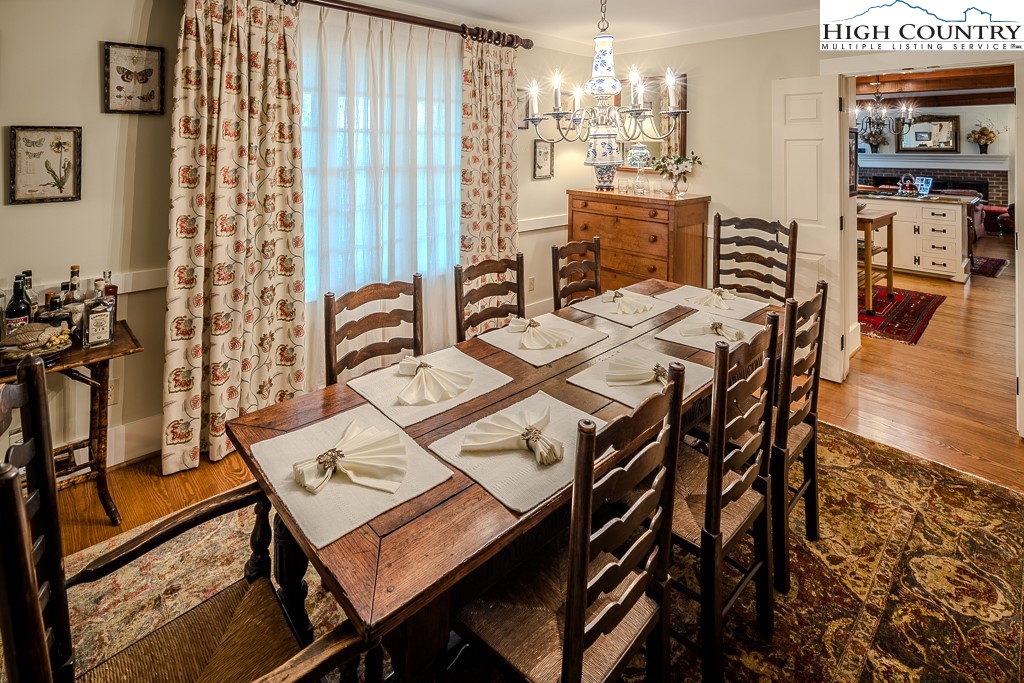 313 Mockingbird Lane