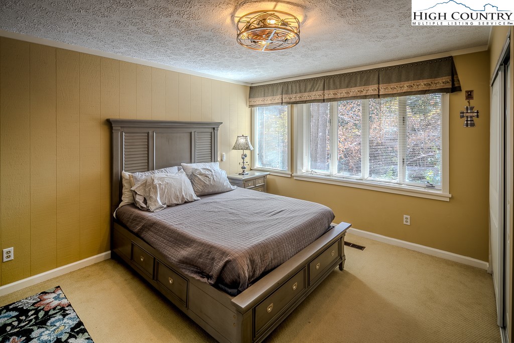 200 Glenwood Lane G25