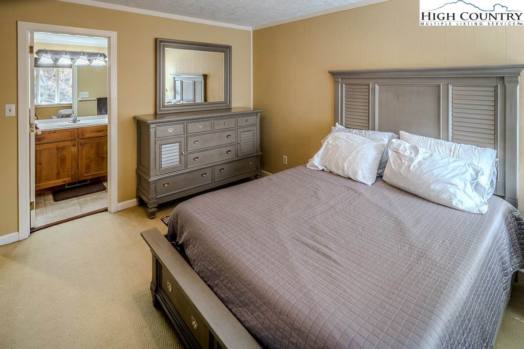 200 Glenwood Lane G25