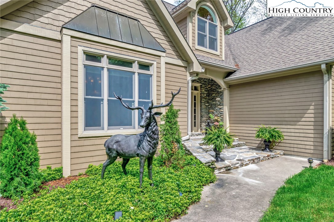 137 Fairway 12 Court
