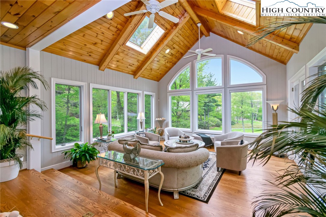 137 Fairway 12 Court