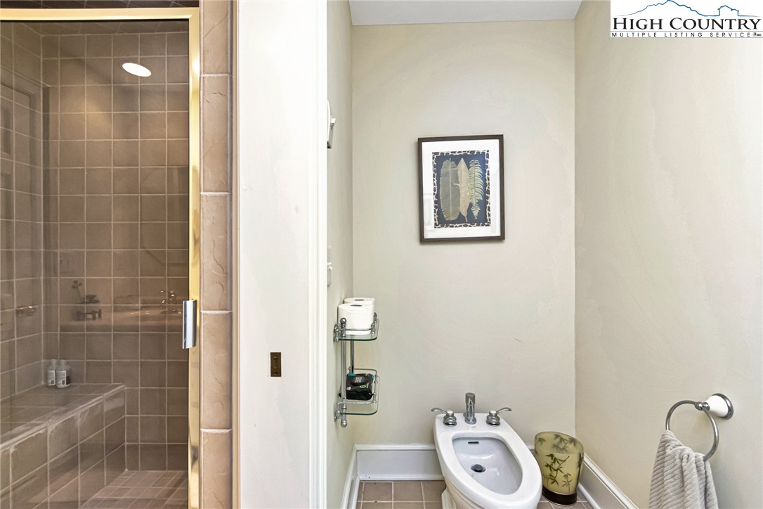 137 Fairway 12 Court
