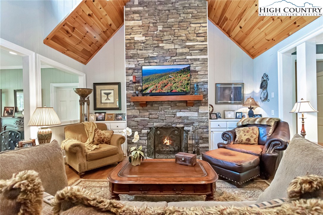 137 Fairway 12 Court
