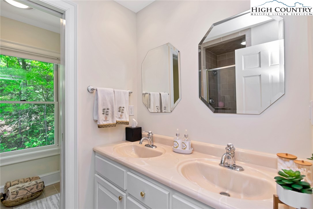 137 Fairway 12 Court