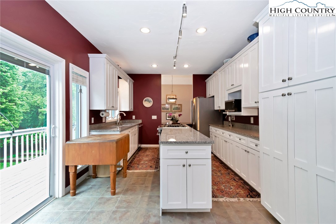 143 Grassy Knoll Way