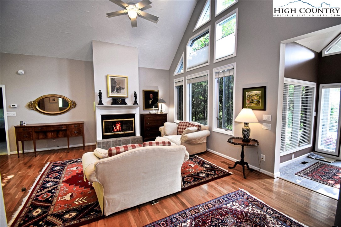 143 Grassy Knoll Way