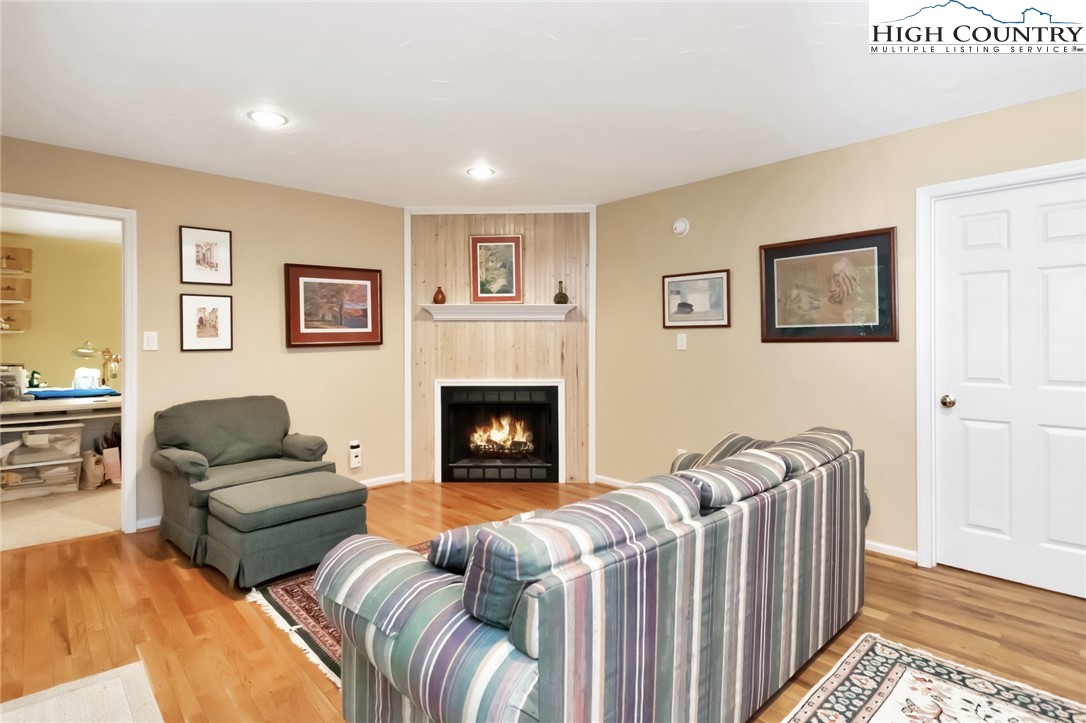 143 Grassy Knoll Way