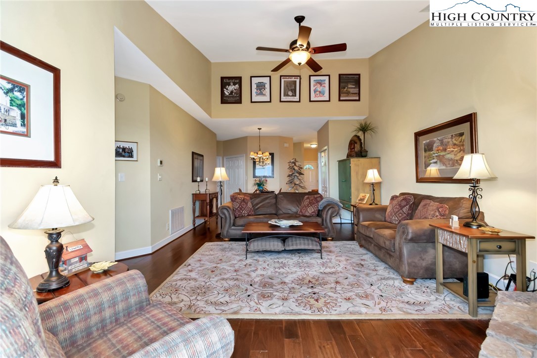 150 Prudden Lane 304
