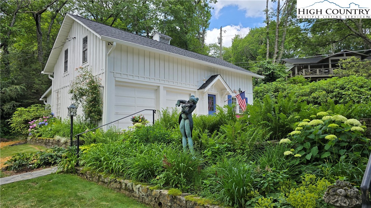 135 Dogwood Lane