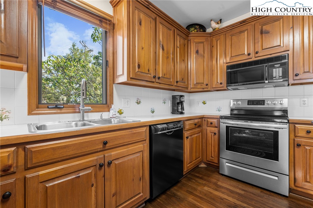 962 Alpine Drive