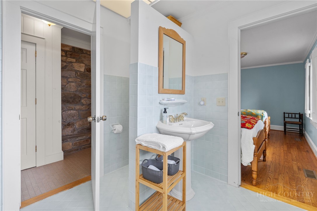 280 Mayview Rock Drive