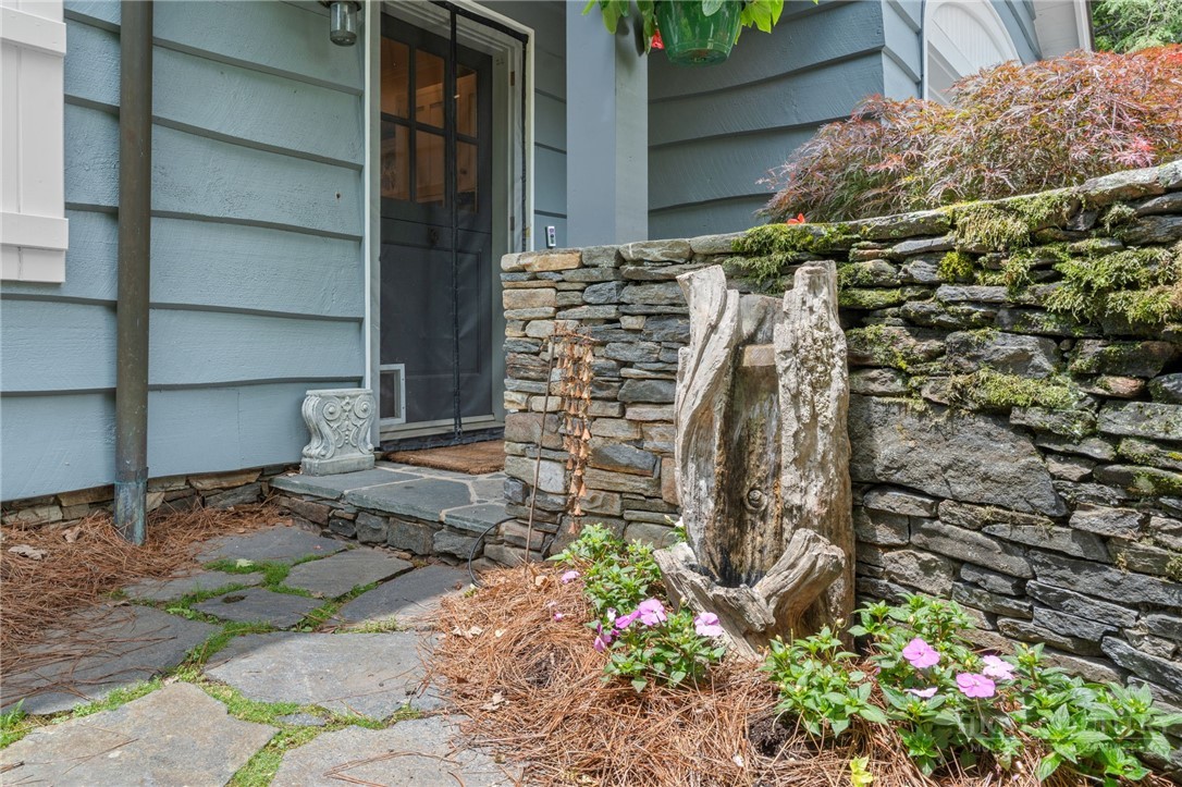 280 Mayview Rock Drive