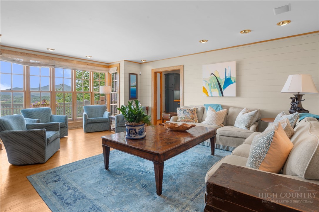 280 Mayview Rock Drive