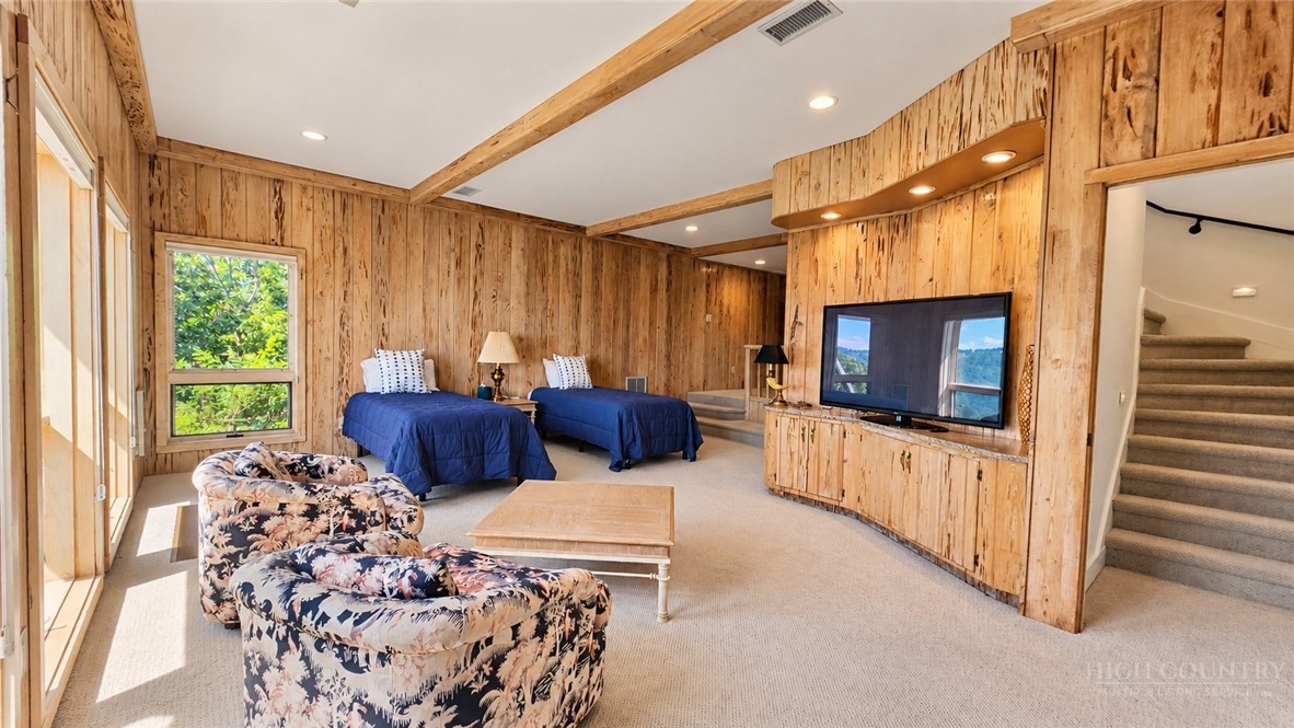 1073 Wonderland Trail B