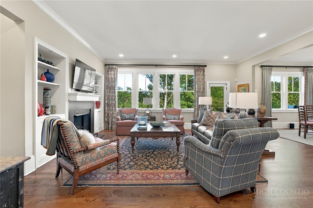 478 Country Club Drive