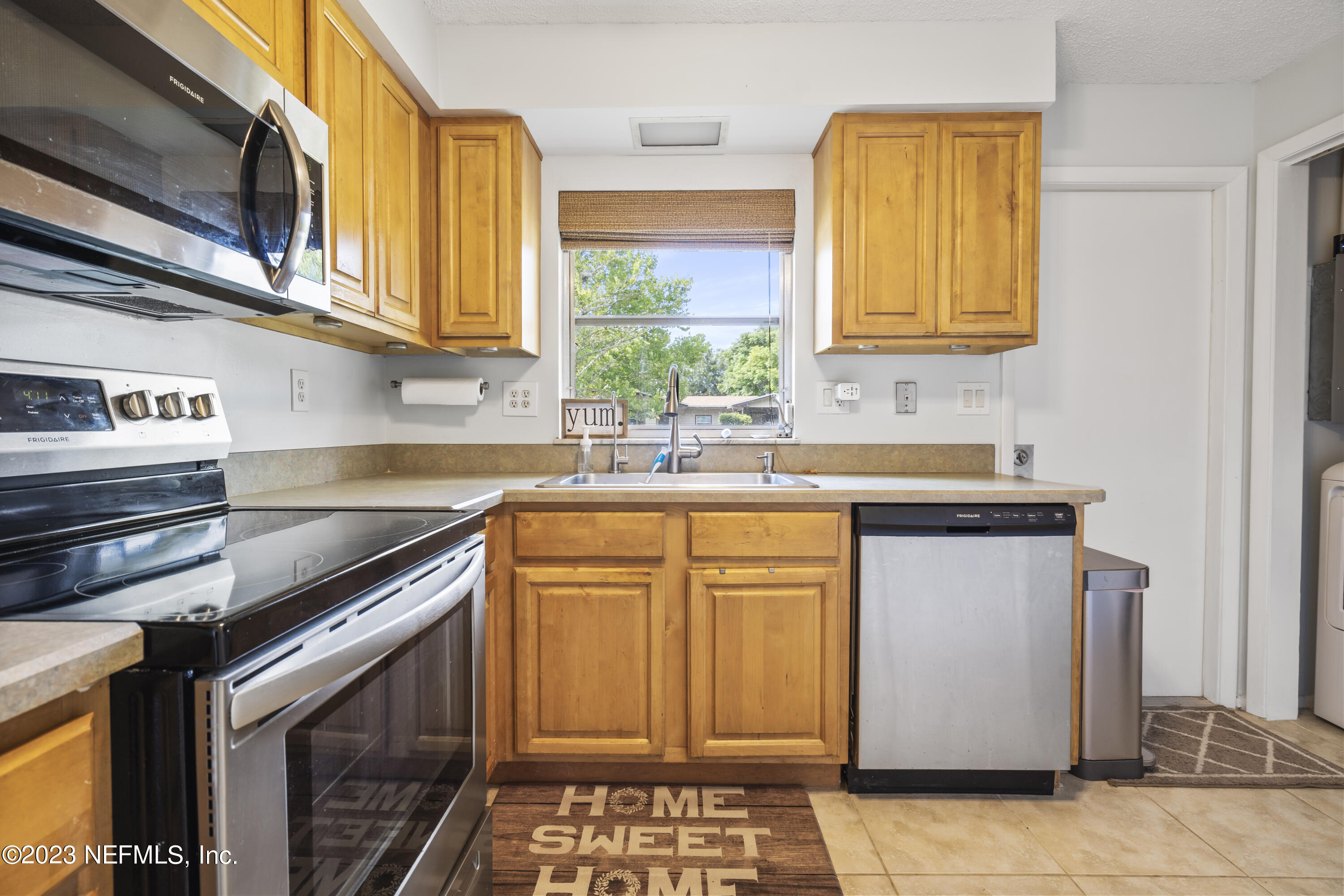 210 DELTONA Boulevard