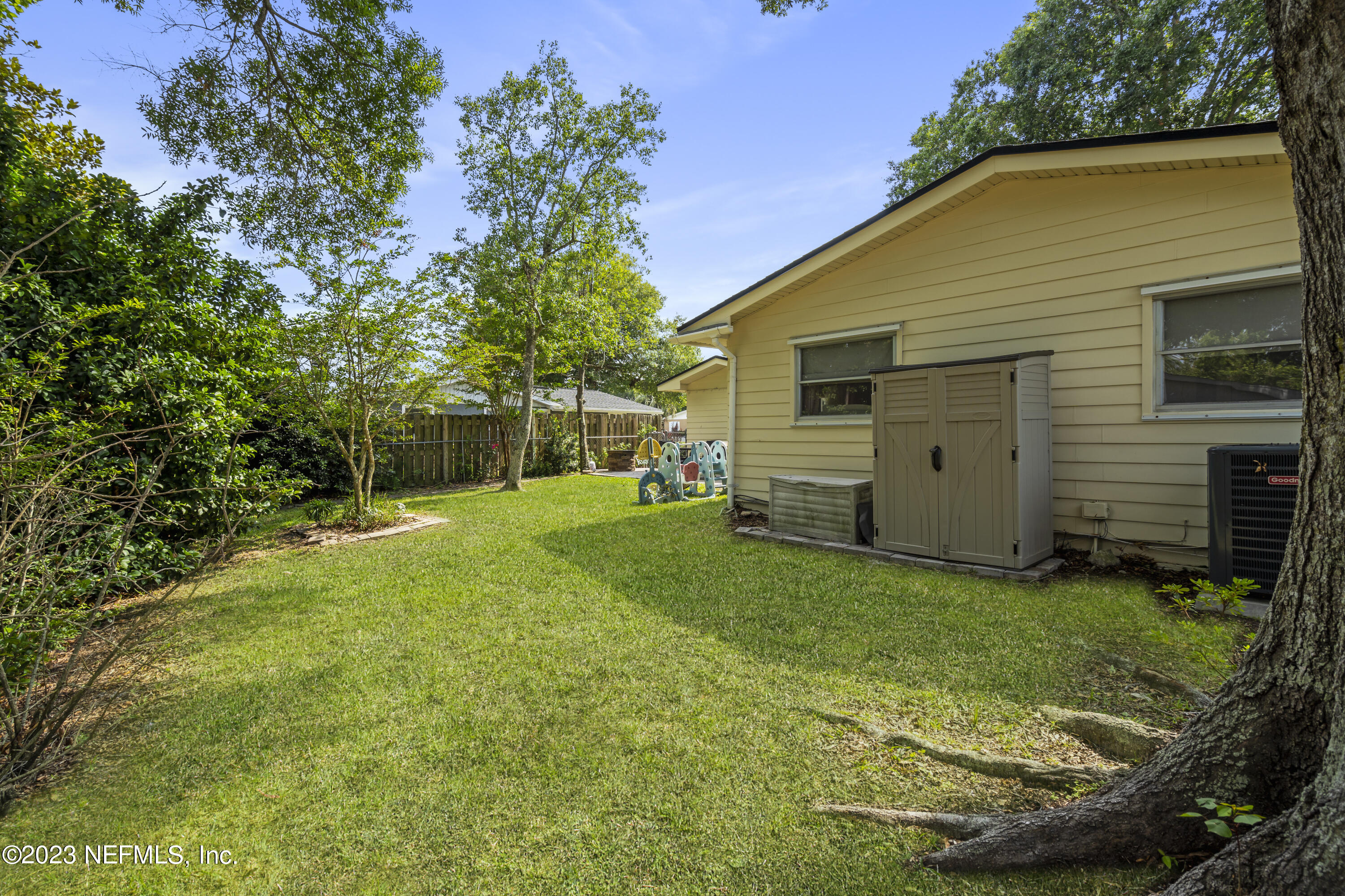 210 DELTONA Boulevard