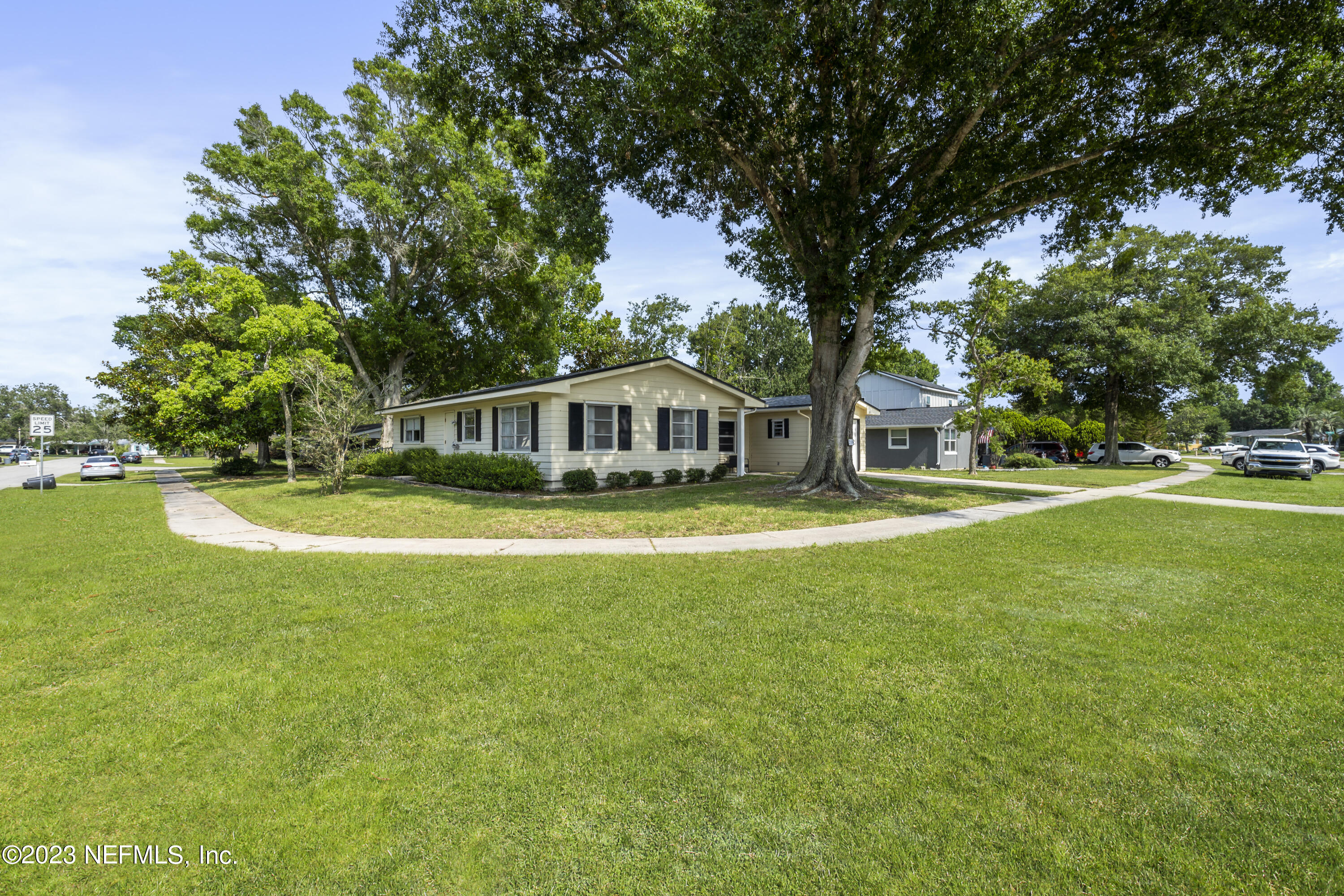 210 DELTONA Boulevard