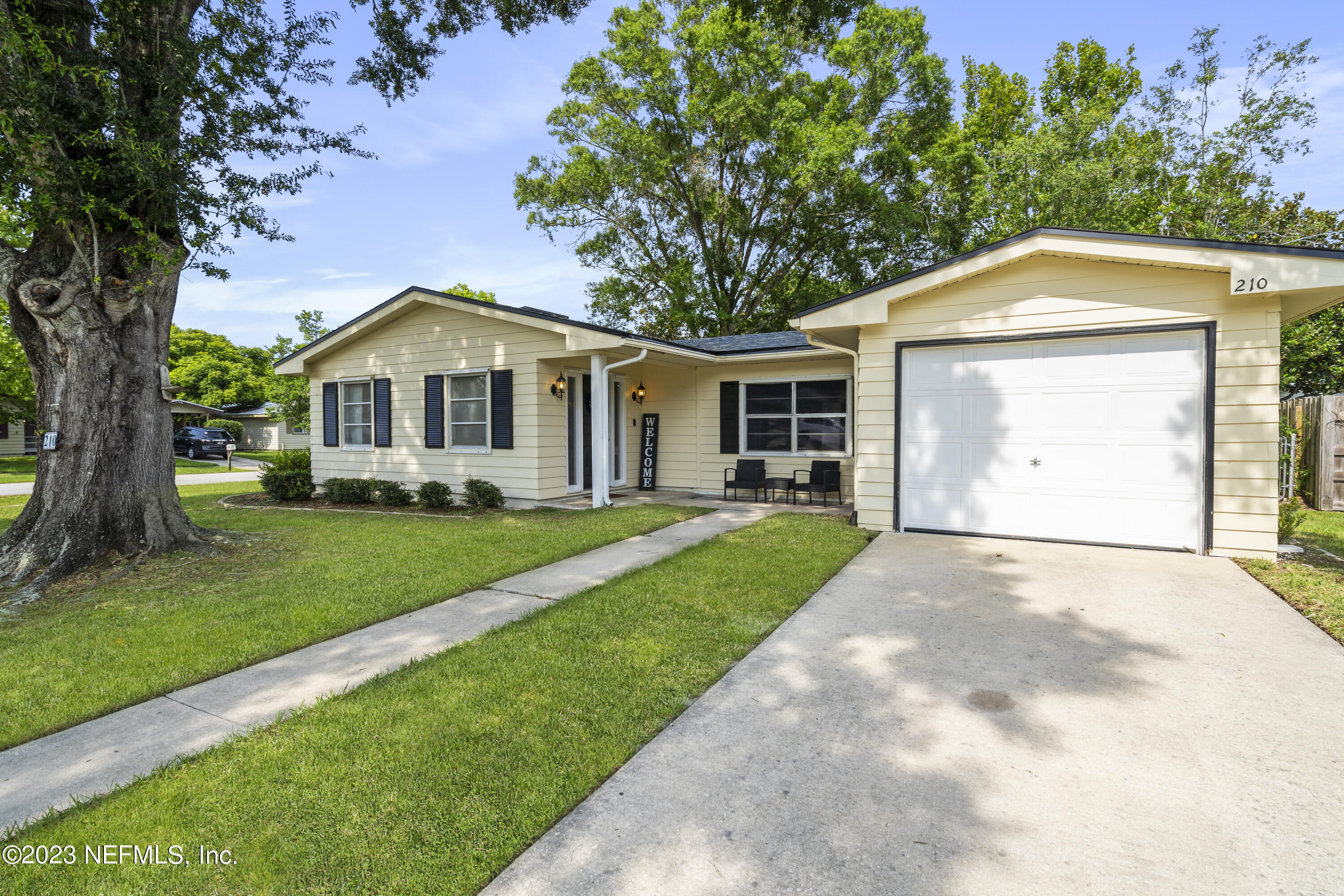 210 DELTONA Boulevard