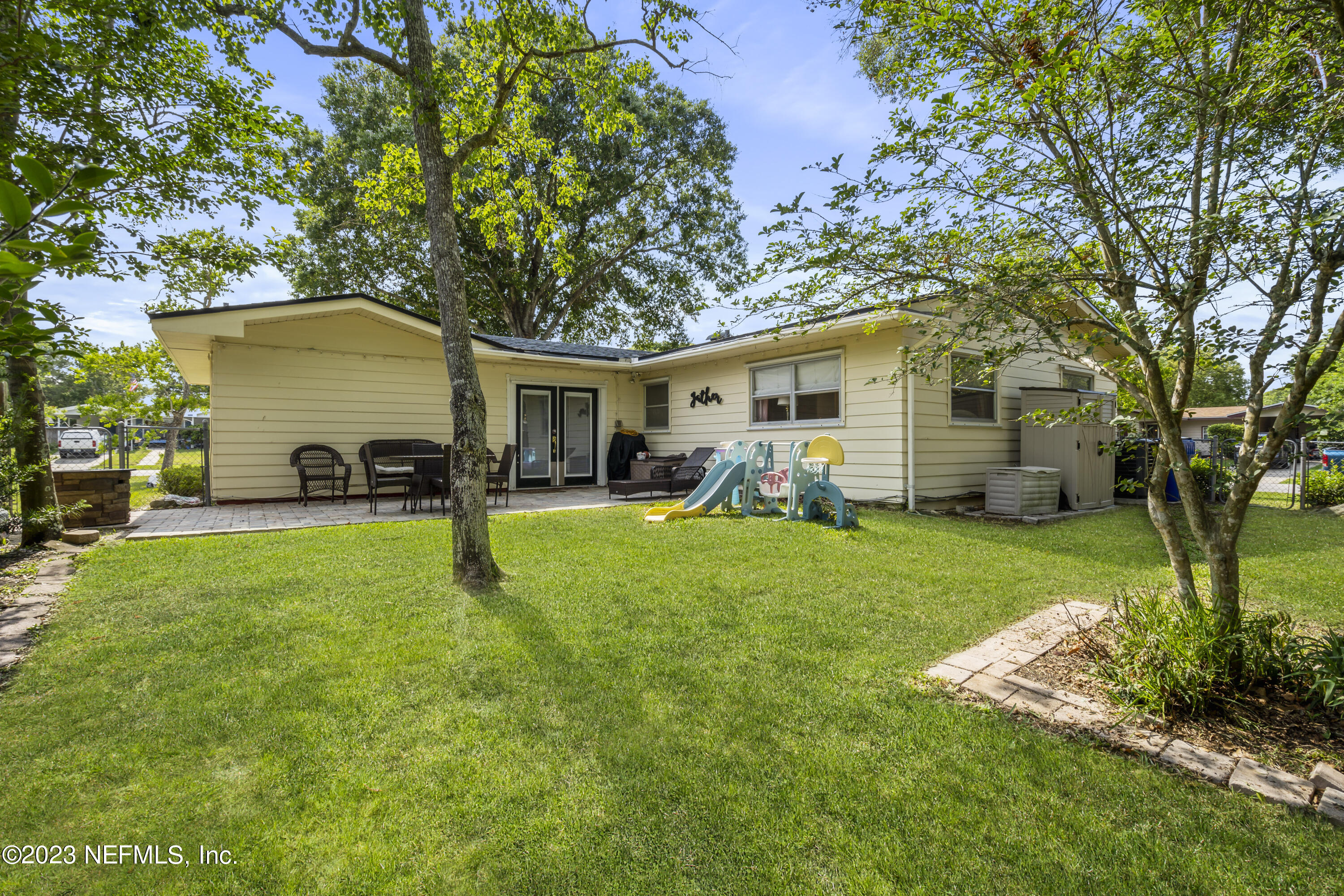 210 DELTONA Boulevard