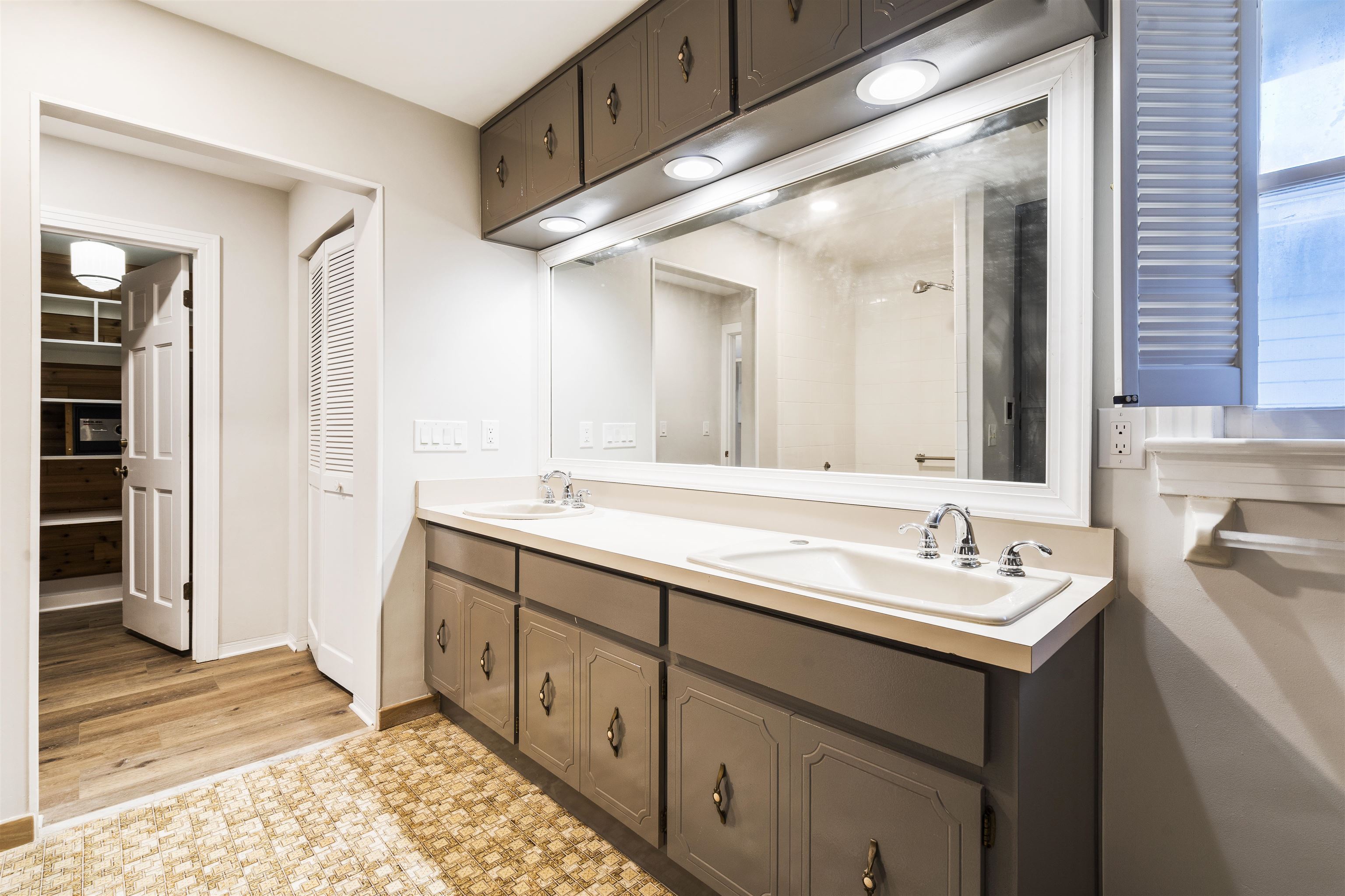 186 South Beach Street