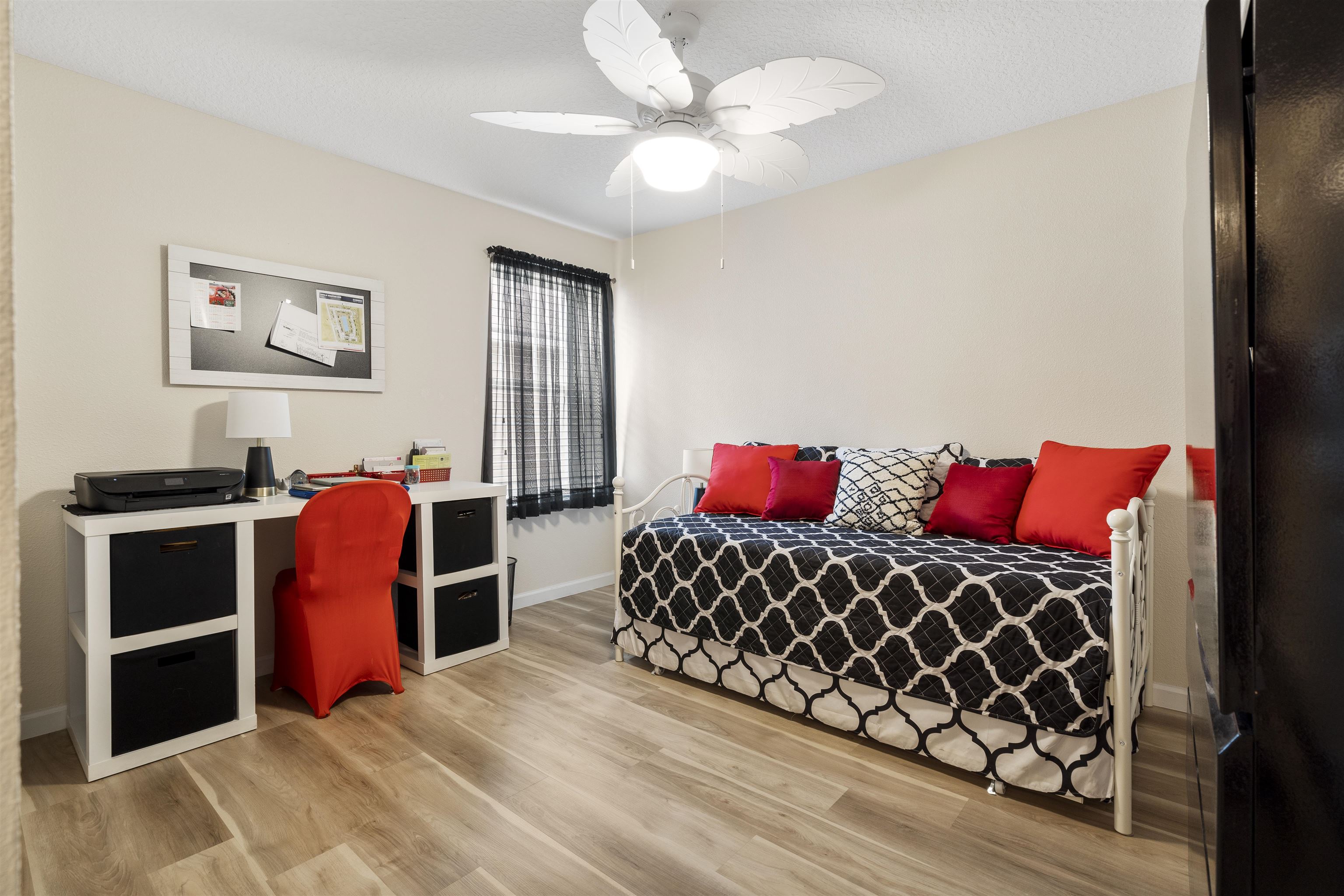 1921 Golden Lake Loop