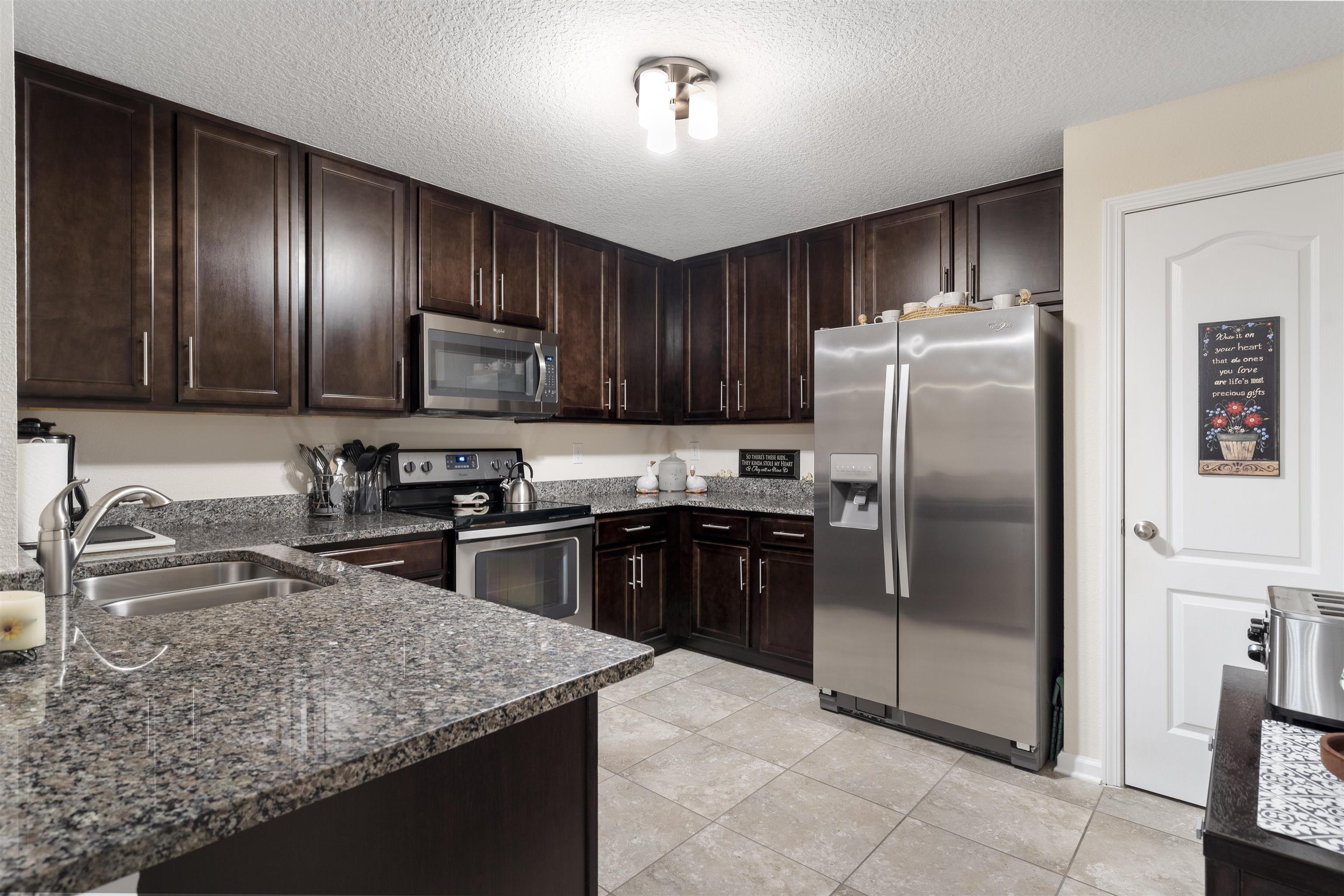 1921 Golden Lake Loop