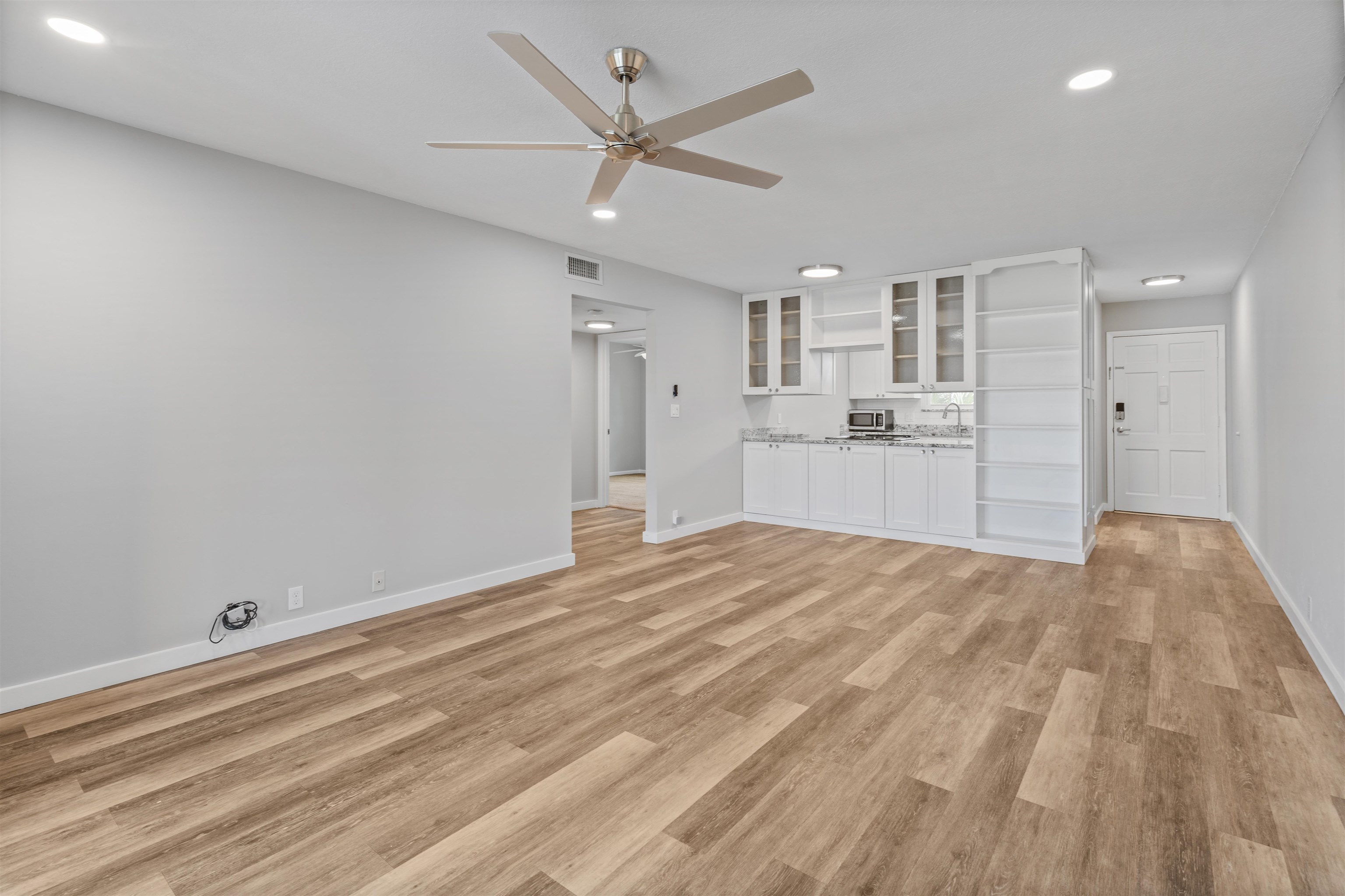 22 Comares Ave Unit: 7A