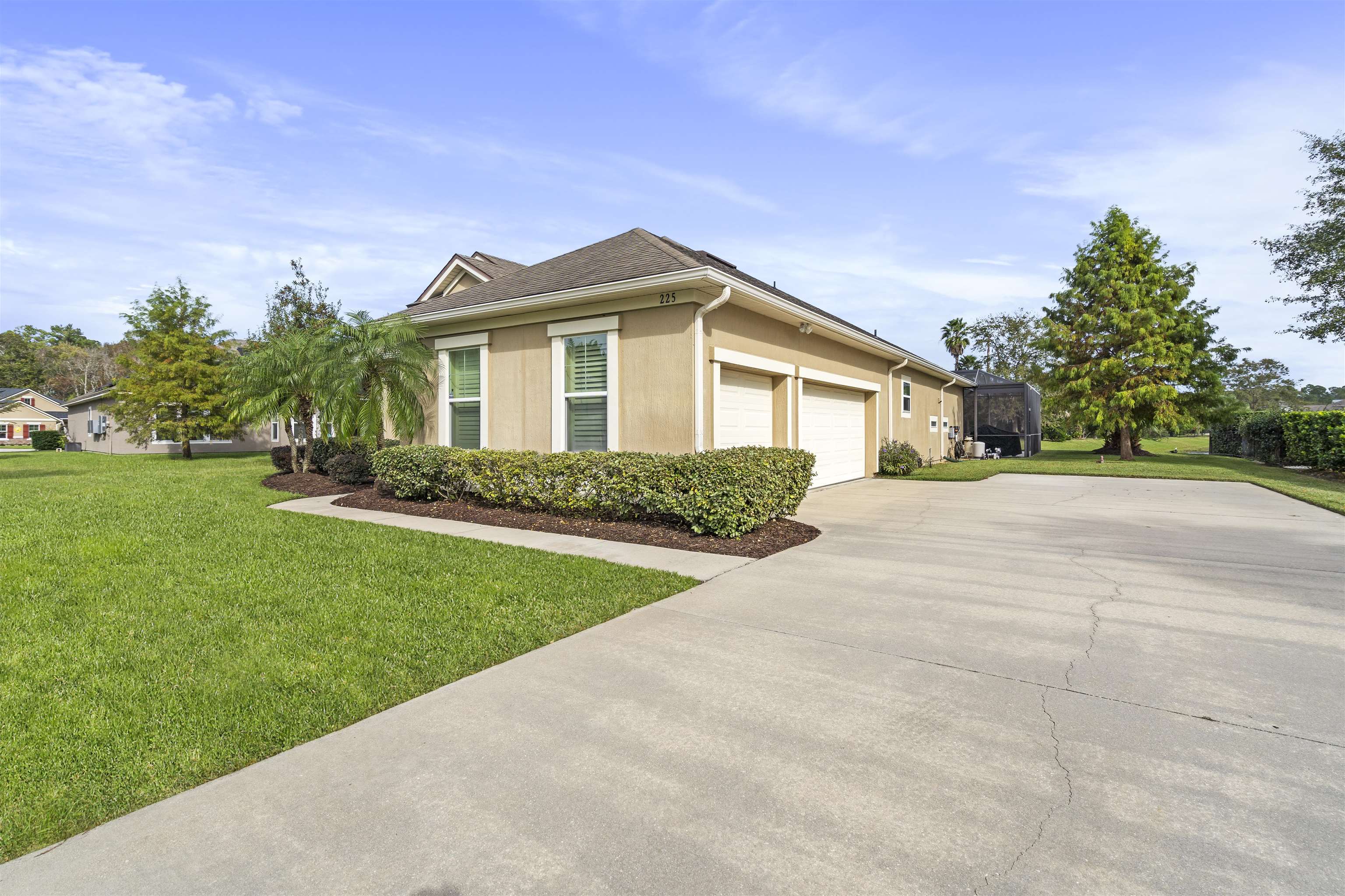 225 Moses Creek Blvd