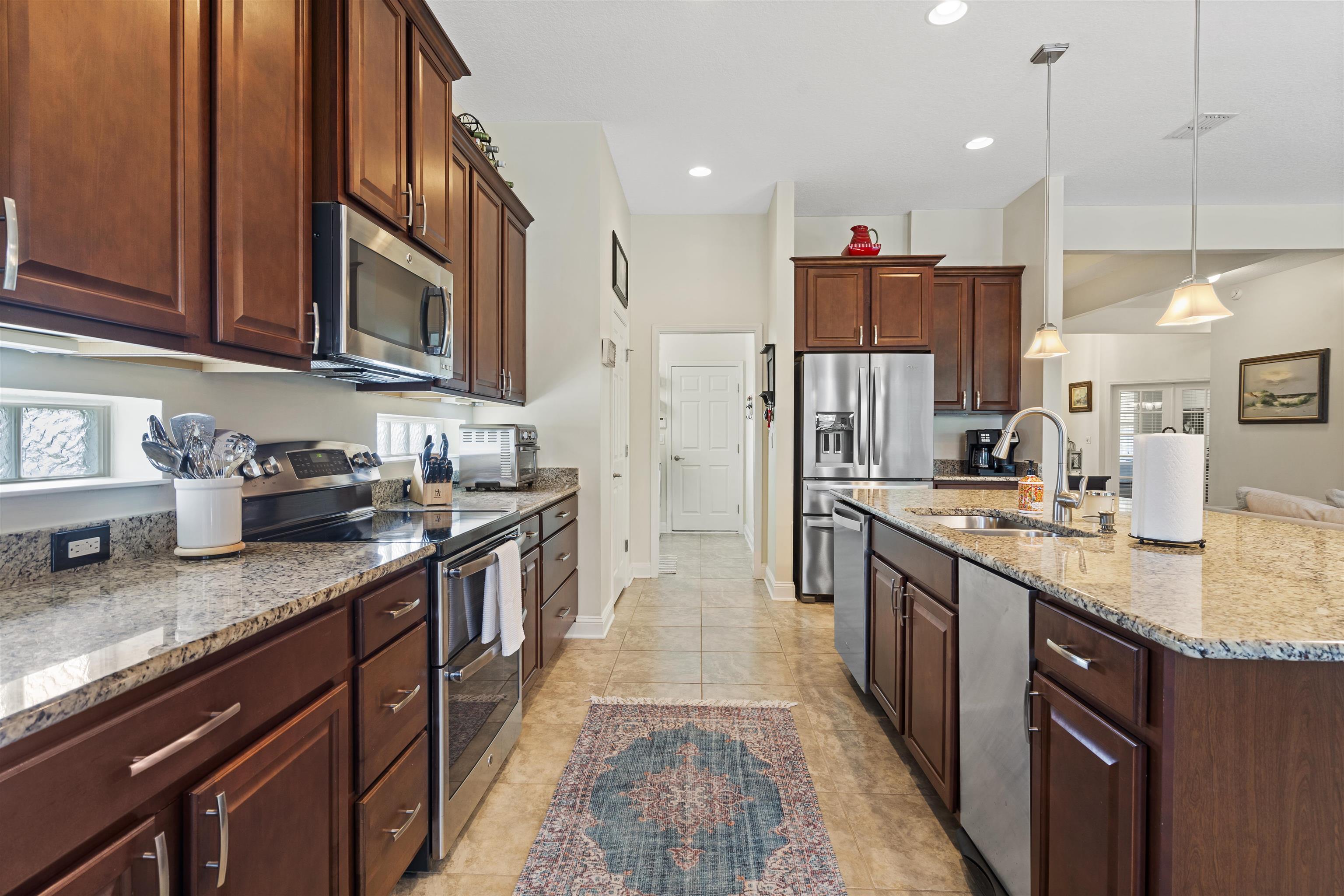 225 Moses Creek Blvd