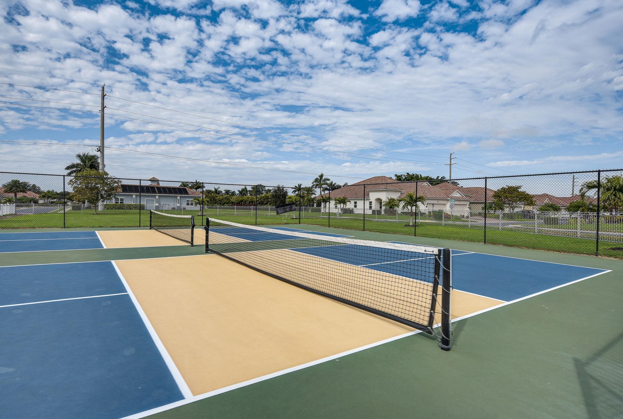 1604 Calle Grand Street