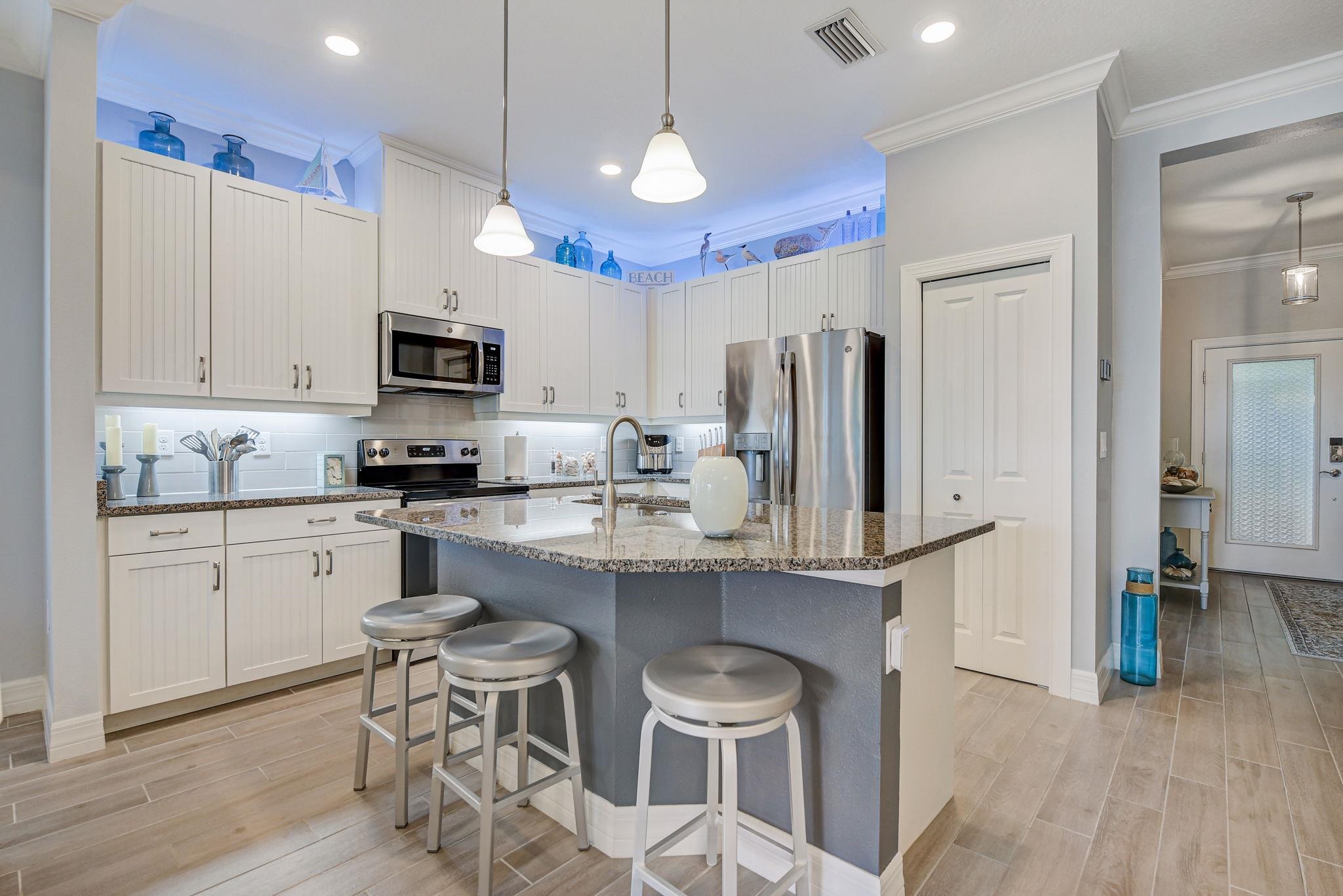 1604 Calle Grand Street