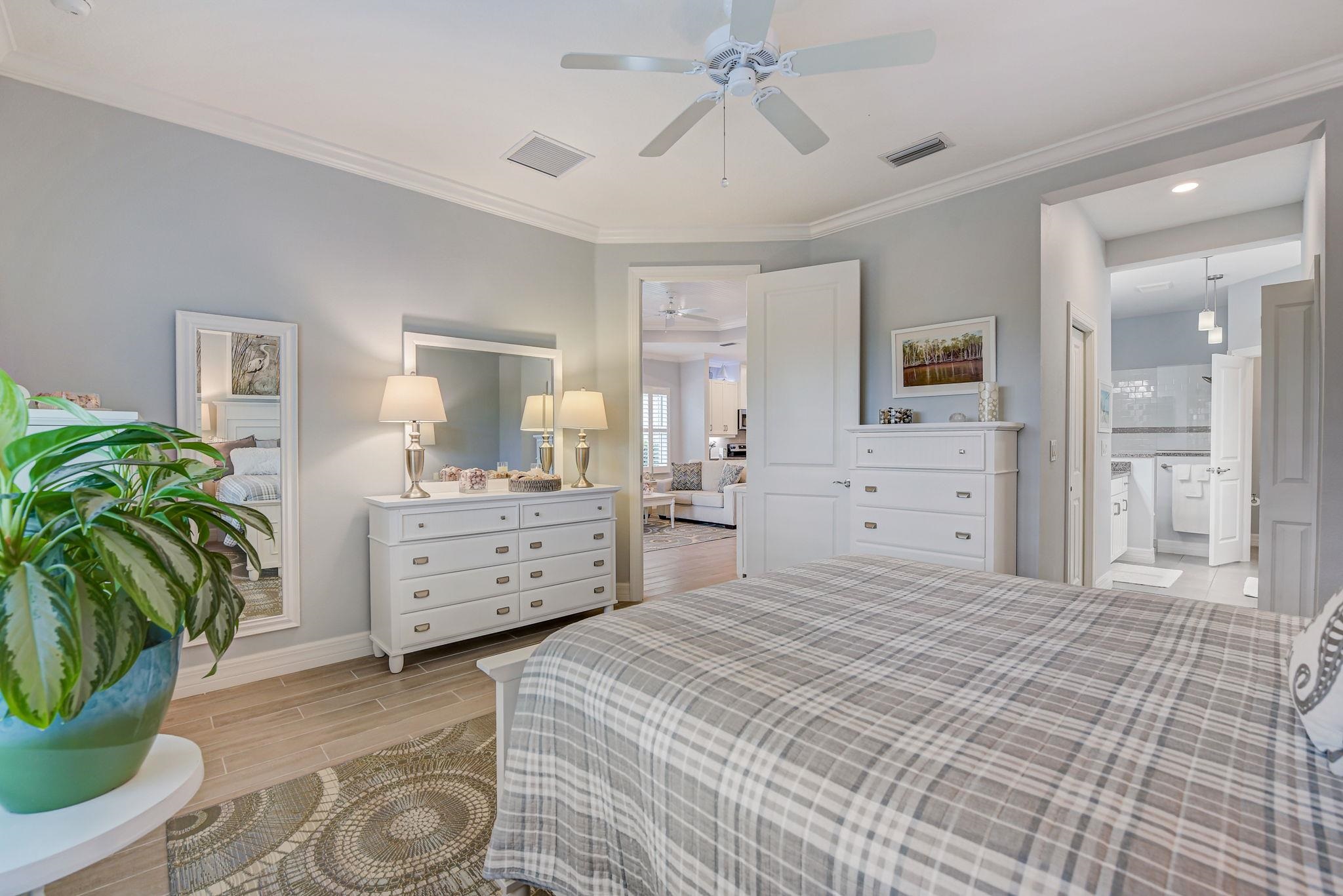 1604 Calle Grand Street