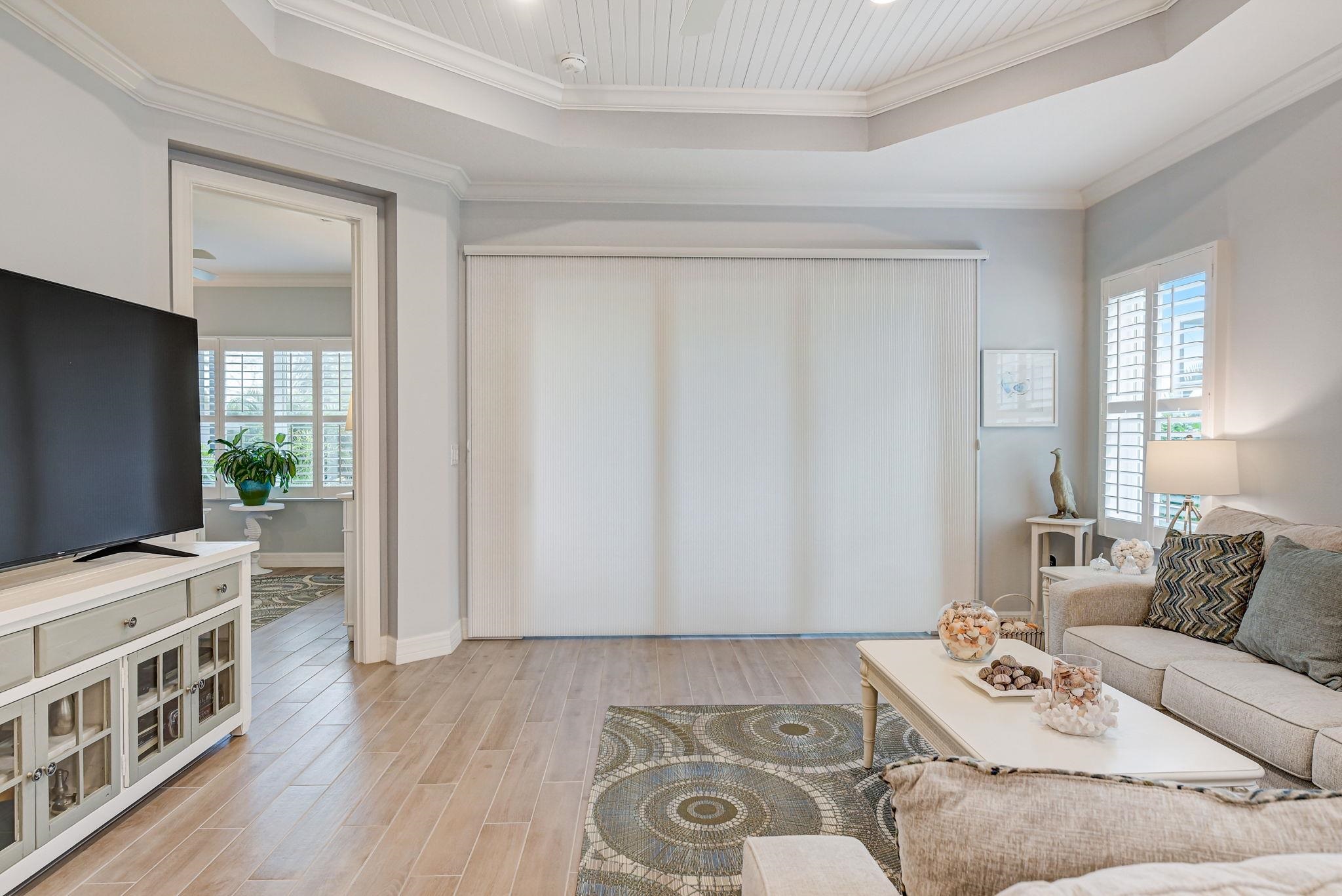 1604 Calle Grand Street